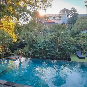 2* Guest house Yuliati House